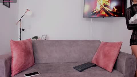 Hanna Os online show from January 18, 3:59 pm