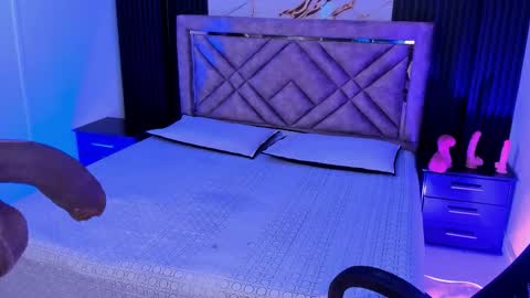 Hannasscott online show from November 4, 12:04 pm