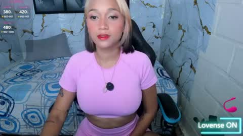 Snapshot of hannasteyl2 chatting on July 28, 12:48 pm hannasteyl2 online show from July 28, 12:48 pm