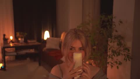 Snapshot of hannasthesia chatting on January 13, 4:19 pm Hanna online show from January 13, 4:19 pm