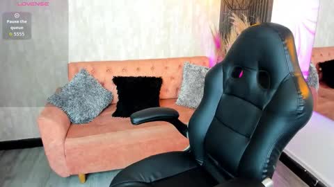 Hanna online show from November 27, 8:44 pm