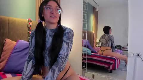 hannawen_ online show from July 10, 4:17 am