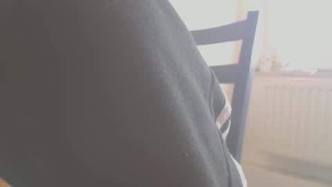 Snapshot of hannes_k chatting on April 6, 9:43 am hannes_k online show from April 6, 9:43 am