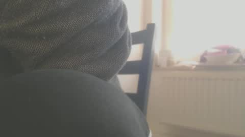 Snapshot of hannes_k chatting on April 20, 10:29 am hannes_k online show from April 20, 10:29 am
