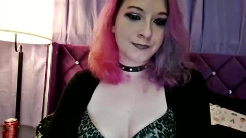 Snapshot of hannibeexl chatting on December 17, 4:40 am hannibeexl online show from December 17, 4:40 am