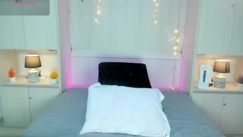 hannyk_ online show from April 19, 4:01 am