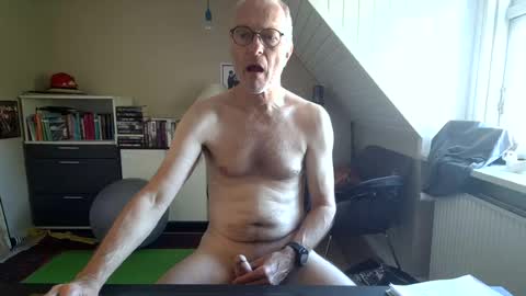 Snapshot of hanse_1 chatting on June 22, 6:54 am Hanse online show from June 22, 6:54 am