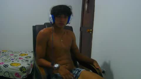 Snapshot of hansel_take chatting on May 7, 8:14 pm hansel_take online show from May 7, 8:14 pm