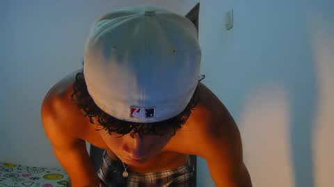 Snapshot of hansel_take chatting on May 10, 7:41 pm hansel_take online show from May 10, 7:41 pm