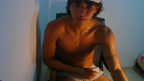 Snapshot of hansel_take chatting on May 19, 12:16 am hansel_take online show from May 19, 12:16 am