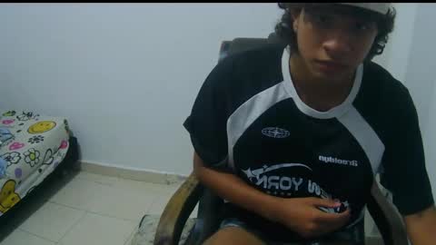 Snapshot of hansel_take chatting on June 3, 8:14 pm hansel_take online show from June 3, 8:14 pm