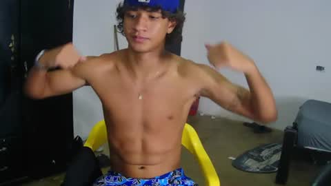Snapshot of hansel_take chatting on June 14, 11:51 pm hansel_take online show from June 14, 11:51 pm