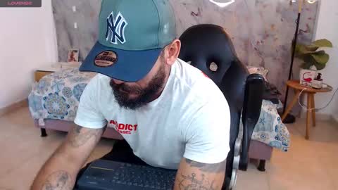 hanz_col online show from December 3, 3:54 pm