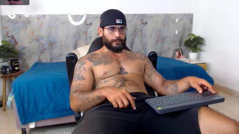 hanz_col online show from March 11, 12:38 am