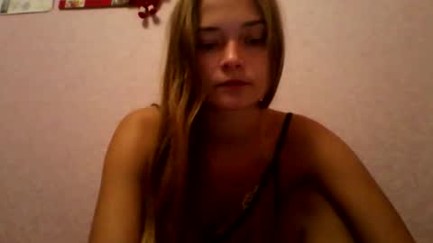 happyemily  online show from October 25, 6:35 pm