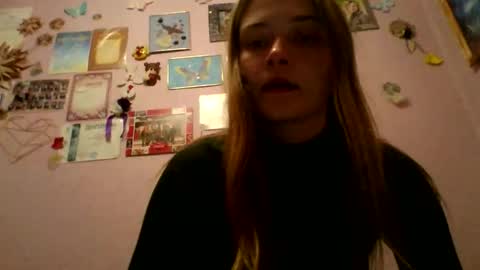 happyemily  online show from October 31, 7:15 pm