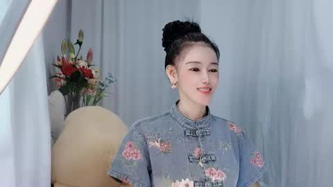 Snapshot of happyflower802318 chatting on June 27, 4:06 am Daisy online show from June 27, 4:06 am