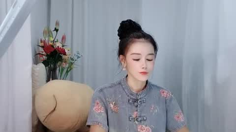 Snapshot of happyflower802318 chatting on June 27, 2:44 pm Daisy online show from June 27, 2:44 pm