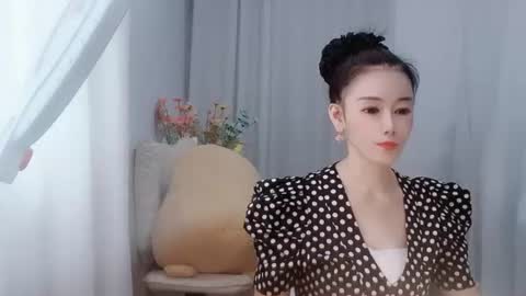Snapshot of happyflower802318 chatting on July 6, 2:52 am Daisy online show from July 6, 2:52 am