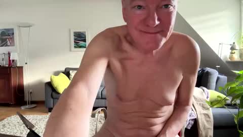 Snapshot of happysierra chatting on March 10, 7:13 am Harry online show from March 10, 7:13 am