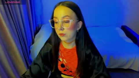 Stephanie online show from June 19, 4:55 pm