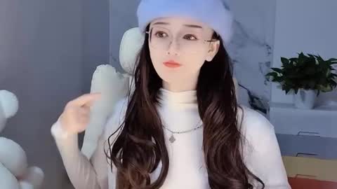 Snapshot of happysweetie168 chatting on December 11, 1:17 pm Daisy online show from December 11, 1:17 pm