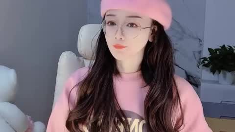 Snapshot of happysweetie168 chatting on December 15, 5:13 am Daisy online show from December 15, 5:13 am