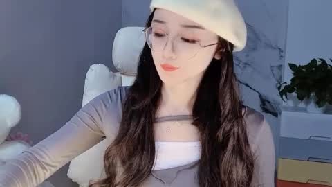 Snapshot of happysweetie168 chatting on December 20, 1:22 pm Daisy online show from December 20, 1:22 pm