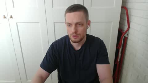 happyvelvetpaw online show from January 16, 8:51 am