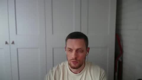 happyvelvetpaw online show from April 8, 10:15 am