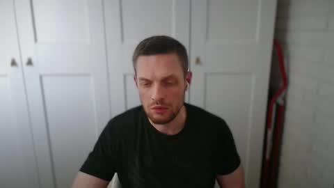 happyvelvetpaw online show from April 12, 10:42 am