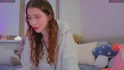 Snapshot of happyvivy chatting on October 6, 8:17 pm Vivy online show from October 6, 8:17 pm