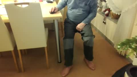 Snapshot of harald1234 chatting on February 21, 9:32 pm harald1234 online show from February 21, 9:32 pm