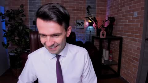 Snapshot of hard_and_juici chatting on December 11, 1:06 pm Steve online show from December 11, 1:06 pm