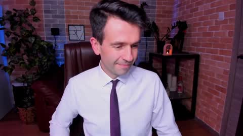Snapshot of hard_and_juici chatting on December 18, 5:21 pm Steve online show from December 18, 5:21 pm