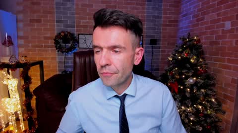 Snapshot of hard_and_juici chatting on December 23, 2:50 pm Steve online show from December 23, 2:50 pm