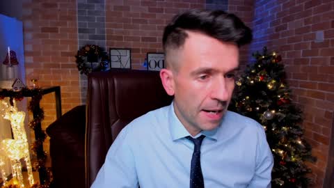 Snapshot of hard_and_juici chatting on December 23, 5:54 pm Steve online show from December 23, 5:54 pm