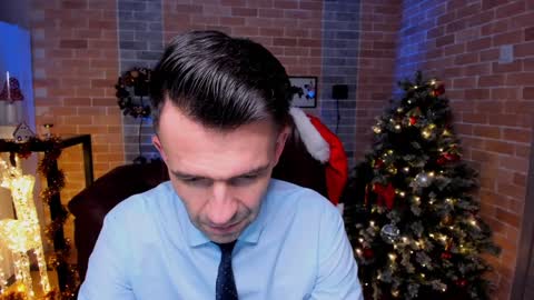 Snapshot of hard_and_juici chatting on December 24, 12:00 pm Steve online show from December 24, 12:00 pm