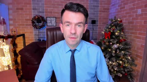 Snapshot of hard_and_juici chatting on December 28, 4:09 pm Steve online show from December 28, 4:09 pm