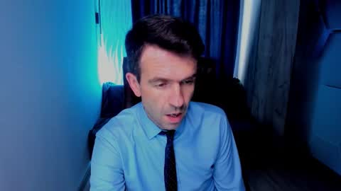 Snapshot of hard_and_juici chatting on October 23, 11:31 am Steve online show from October 23, 11:31 am