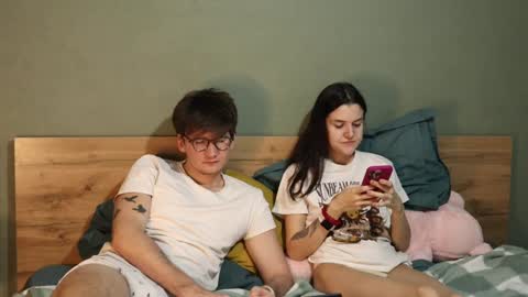 Snapshot of hard_pepper chatting on December 9, 5:29 am Emily and David online show from December 9, 5:29 am