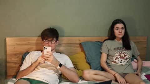 Snapshot of hard_pepper chatting on December 15, 5:13 am Emily and David online show from December 15, 5:13 am