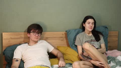 Snapshot of hard_pepper chatting on December 21, 5:25 am Emily and David online show from December 21, 5:25 am