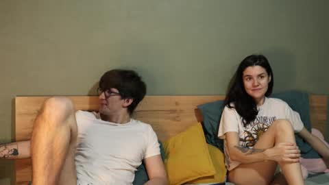 Snapshot of hard_pepper chatting on January 3, 5:06 am Emily and David online show from January 3, 5:06 am