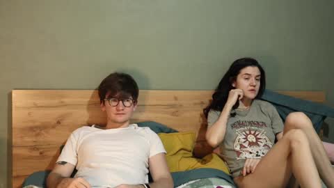 Snapshot of hard_pepper chatting on January 5, 4:58 am Emily and David online show from January 5, 4:58 am