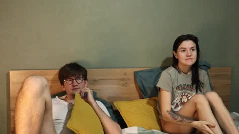 Snapshot of hard_pepper chatting on January 6, 5:19 am Emily and David online show from January 6, 5:19 am