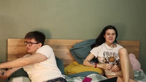 Snapshot of hard_pepper chatting on January 11, 4:59 am Emily and David online show from January 11, 4:59 am