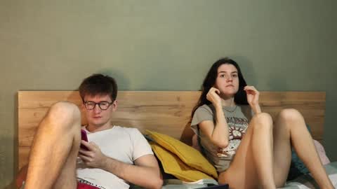 Snapshot of hard_pepper chatting on January 16, 4:38 am Emily and David online show from January 16, 4:38 am