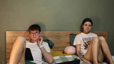 Snapshot of hard_pepper chatting on January 17, 3:55 am Emily and David online show from January 17, 3:55 am