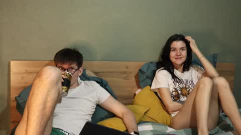 Snapshot of hard_pepper chatting on January 20, 4:43 am Emily and David online show from January 20, 4:43 am